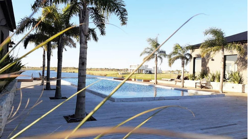 Imagen 4 de 30 de Casa Venta Naudir 4 Dormitorios Galeria Parrilla Pileta Gran Jardin