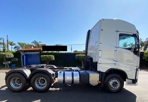 Imagem 7 de 16 de Volvo-fh-460-6x2-2017-branco-globetrotter-muito Novo