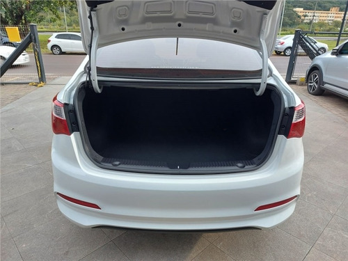 Imagem 10 de 13 de Hyundai Hb20s 1.6 Comfort Plus 16v Flex 4p Automático
