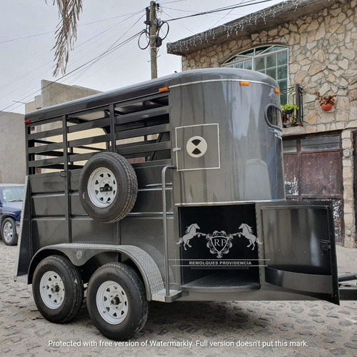 Remolque Para 2 Caballos Techado