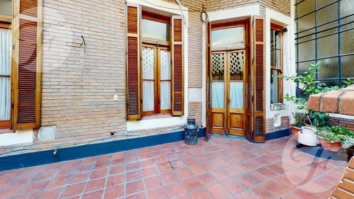 Ph En Excelente Estado Con Cochera, Patio Con Parrilla Y Espectacular Tza De 130 M2