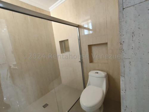 Lujoso Townhouse En Venta Ubicado En La Morita Urb Villas Ingenio I Db 24-28766