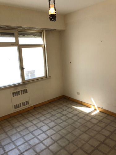 Imagen 5 de 8 de Venta - Oportunidad De Inversion Dpto 1 Amb Reciclado A Nuevo Por Completo - U$s 43.900