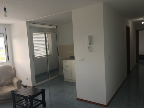 Alquiler Anual Torre San Carlos Piso Alto 2 Dormitorios 1 Baño Amoblado