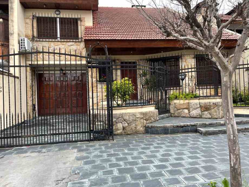 Casa En Venta En Villa Luzuriaga