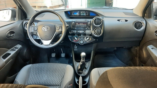 Toyota Etios 1.5 Sedan Xs 2017
