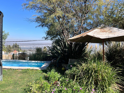 Casa En Condominio Con Excelente Vista A Santiago. 4 Dorm