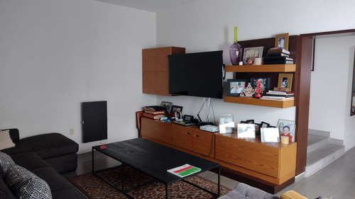 Moderna Casa En Venta, Renta O Renta Con Opción A Compra