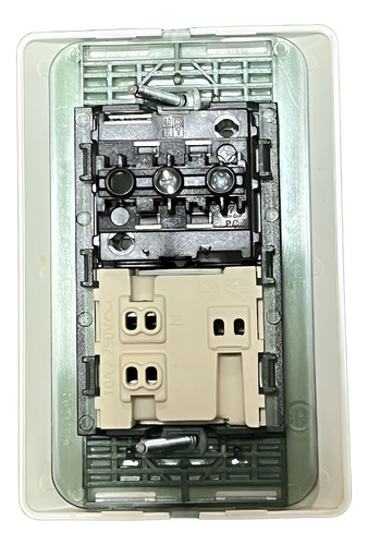 Llave Luz Armada Punto Y Toma Multinorma Quantum Era Richi Color Blanco