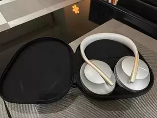 Bose Noise Cancelling Headphones 700 Blancos