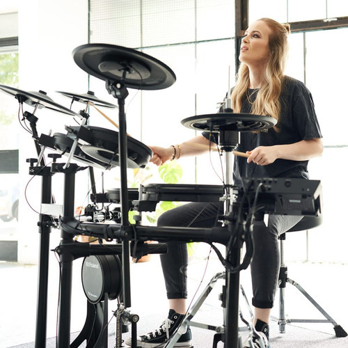 Batería electrónica Roland TD-17Kvx2 V-Drums TD17Kvx2 con soporte, color negro