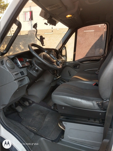 Imagem 7 de 11 de Iveco Daily 35s14