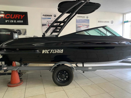 Imagen 4 de 15 de Lancha Victoria Open Wake Con 150 Hp Full Linea 2023