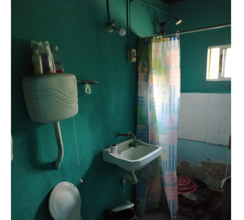 Imagen 10 de 13 de Vendo Casa A Media Cuadra De La Plaza 3 Dormitorios En Buen Estado Consulte!!!!!!