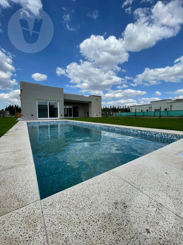 Casa En Venta Y Alquiler - Barrio San Felipe, Canning