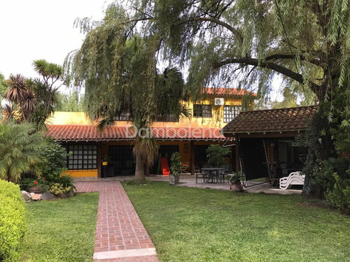 Casa Quinta  En Venta - Moreno