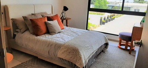 Casa Nueva En Venta En Fraccionamiento Con Áreas Verdes En Toluca, A Unos Metros De La Av. López Portillo.