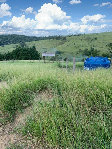 R16- No Bairro Parateí,lotes A Venda