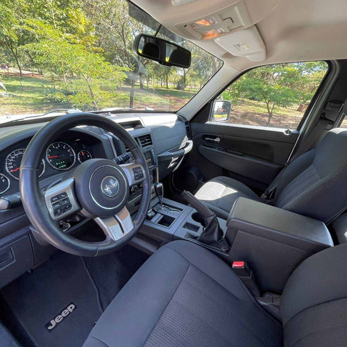 Imagem 8 de 9 de Jeep Cherokee 3.7 Sport 4x4 V6 12v Gasolina 4p Automático