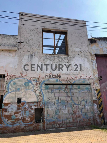 Imagen 2 de 10 de 18 E/ 67 Y 68. Terreno En Venta - Meridiano V
