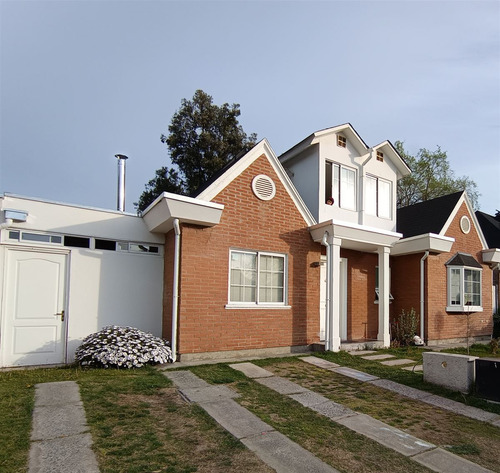 Exclusiva Casa En Condominio En Venta De 4 Dorm. En Machalí