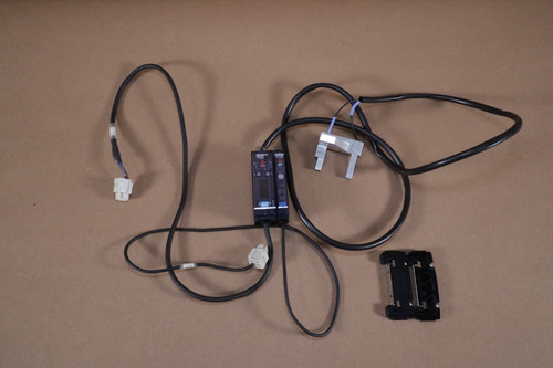 Keyence Fs-v1, Fs-t2 With Fu-32 Fiber Optic Cables, Din  Ddr