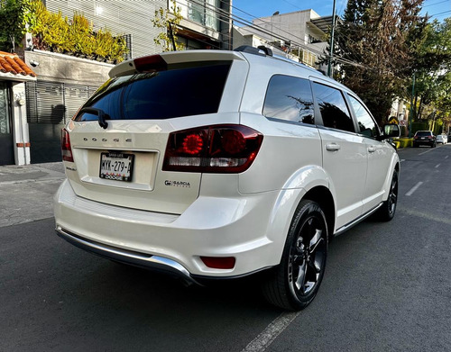 Dodge Journey 2.4 Sxt Sport 7 Pasajeros At