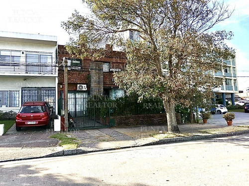 Penthouse En Edificio 2 Plantas, Vista Mar, Terrazas 65 M, 1 Suite, 1 Con Gran Baño, Lavarropa, Cocina Integrada, Supervistas Rambla Veleros - Ref: 245