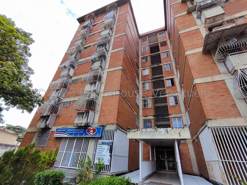 Apartamento En Venta En Turmero Zona Centro 23-28754 Jcm