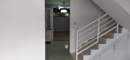 Imagen 2 de 17 de Bello Townhouse En Venta En Urb Tazajal