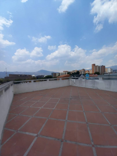 Casa En Calle Cerrada En Urb. Ciudad Jardín Mañongo. Plc-1068