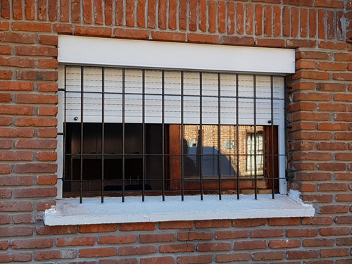 Imagen 2 de 6 de Cortinas De Enrollar, Presupuestos Sin Cargo