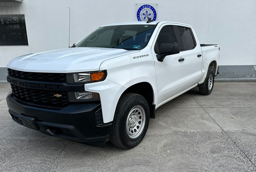 Chevrolet Silverado 4.3 V6 1500 WT Doble Cabina 4x2 At