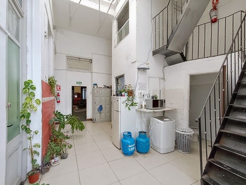Habitación Individual Amplia Y Con Heladera Disponible En Hogar Estudiantil Zona Centro-b.sur!l