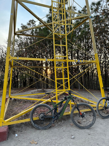 E-bike Pivot Pivot Shuttle Am