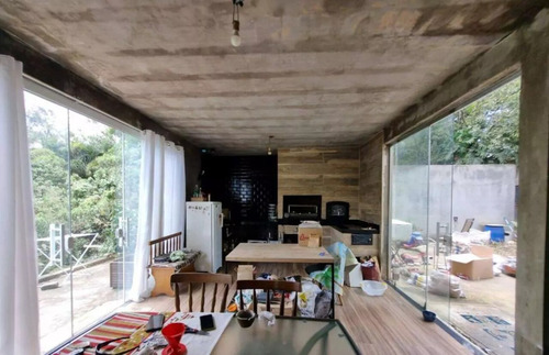 Casa Com 4 Suítes Em Condomínio