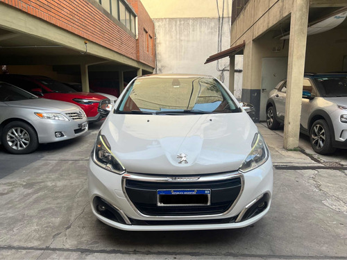 Imagen 2 de 10 de Peugeot 208 2017 1.6 Feline