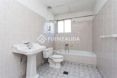Hermosa Casa En Venta De 4 Dorm 3 Baños. En Ñuñoa.