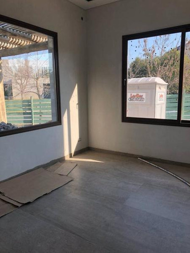 Imagen 16 de 21 de Casa Al Lago En Los Castores