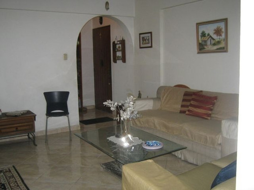 Imagen 3 de 14 de Karen Freites Rentahouse Mp 22f4752 Valles De Camoruco
