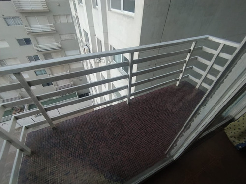 Venta. Departamento 3 Ambientes. 60 M². Edificio Frente Al Mar. Miramar