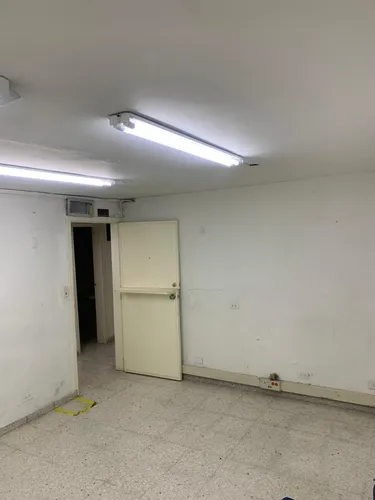 Casa Con Excelente Ubicacion Y Valorizacion. Es Una Muy Buena Oportunidad De Inversion.