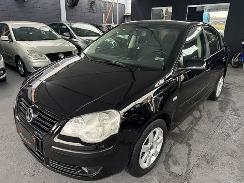 Volkswagen Polo Sedan Sedan 1.6 Mi Total Flex 8V 4p