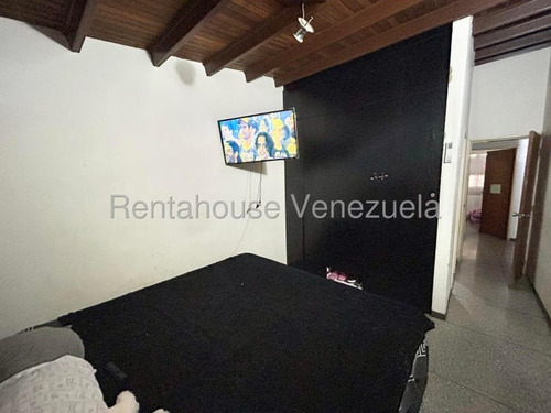 Erika Armeya Vende, Casa En La Urbanizacion Santa Cecilia De Cabudare. Flex: 25-20453