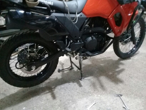 Imagen 1 de 4 de Caballete Central Kawasaki Klr 650 2022