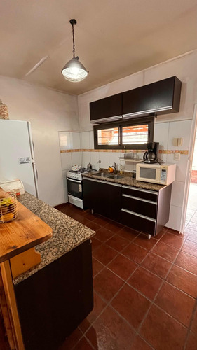 Casa Con Departamento En V. Gral Belgrano