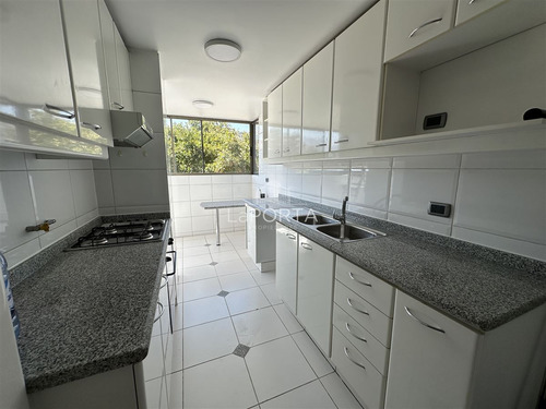 Amplio / Condominio Cerrado / Alto Las Condes