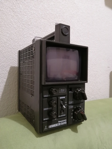 Imagen 2 de 10 de Mini Tv Portatil Panasonic Ranger 505 Tipo Militar De 1976