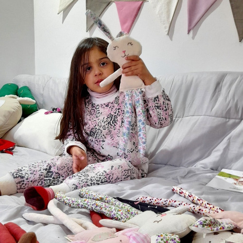 Imagen 6 de 10 de Kit Cuento Infantil + Muñeco + Accesorios + Bolsa De Tela