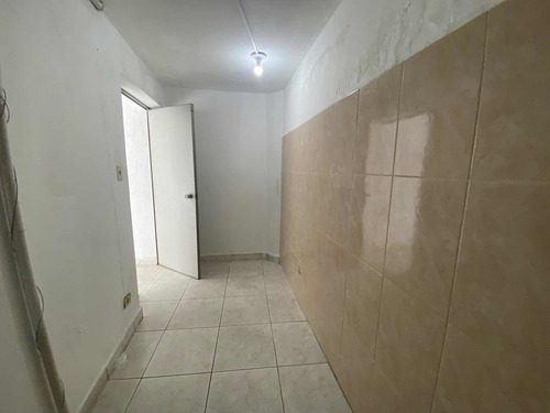 Imagem 7 de 10 de Salão Comercial 30 Mts Para Aluguel 1 Vaga